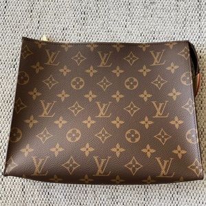 Louis Vuitton Toiletry Pouch 26 Brand New